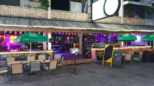 Phuket Backpacker Bar X Hideout