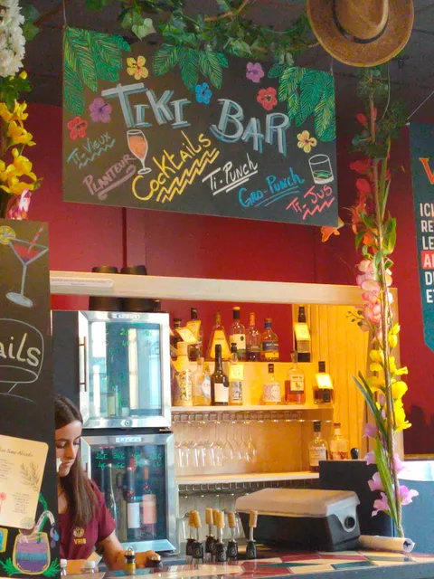 V and B Amiens Les Halles