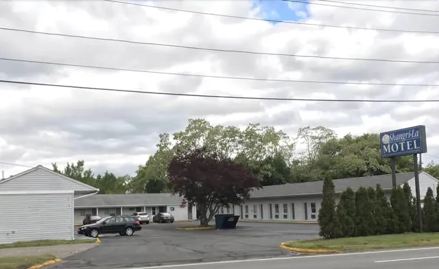 Shangri-La Motel