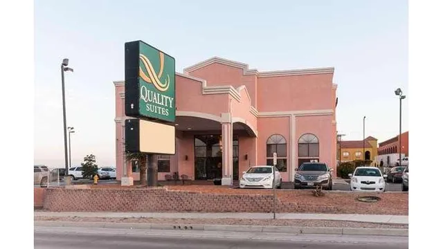Quality Suites Albuquerque Airport