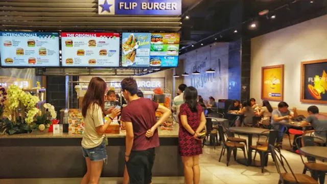 Flip Burger x Fold Taco - Gurney Paragon Mall