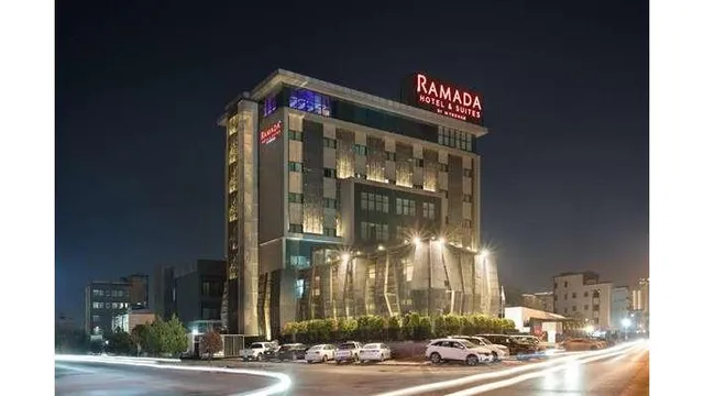 Ramada Hotel & Suites by Wyndham Erbil 32 Park
