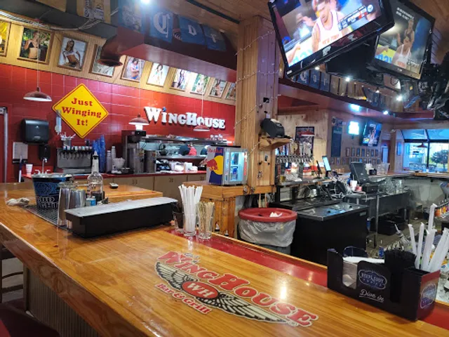 WingHouse Bar & Grill