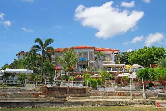 Lorelei Beach Resort