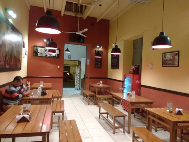 Trovatore Pizzas a la leña