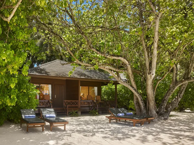 Royal Island Resort & Spa