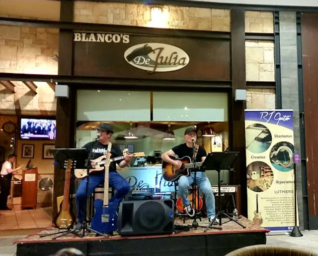 BLANCO’S De Julia.