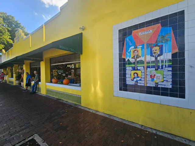 Los Pinarenos, Fruteria