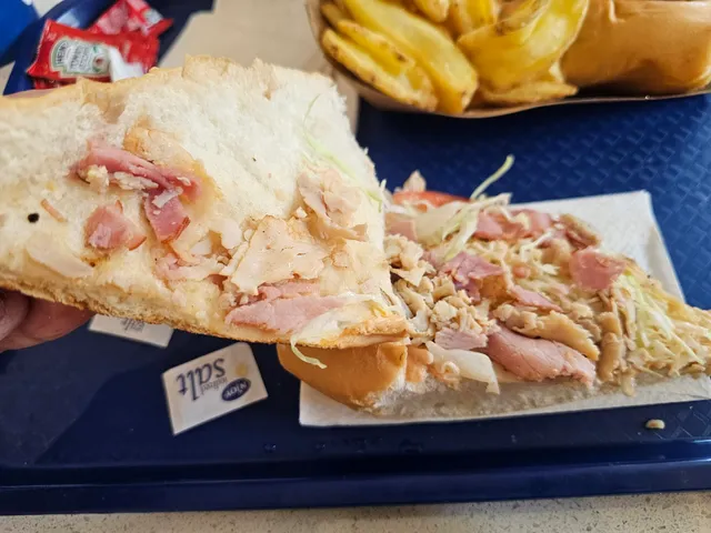 Food Court Plaza Rio Hondo