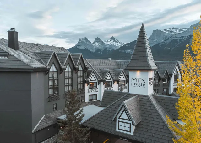 Everwild Canmore - Nordic Spa & Hotel