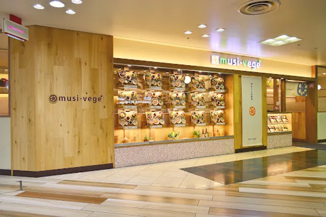 musi-vege+ 阪急三番街店（ムシベジプラス）