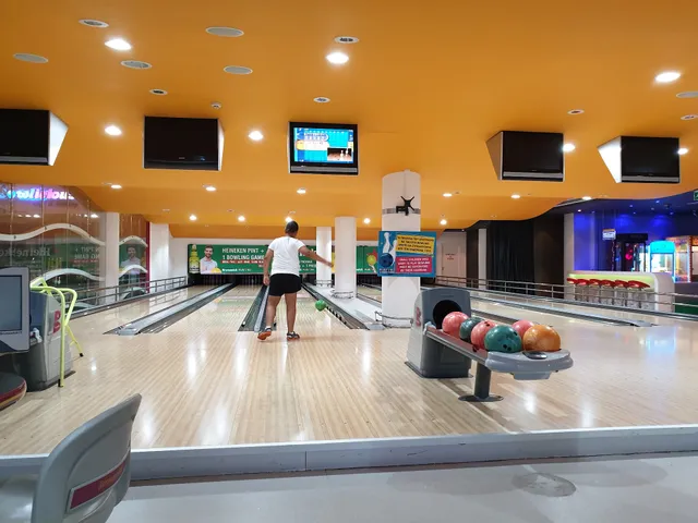 Play4all Bowling Center - Playground