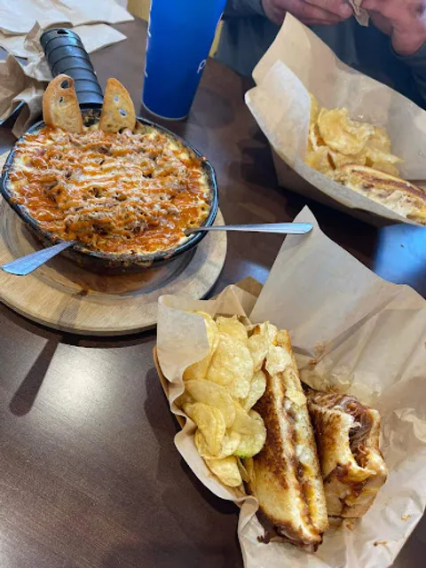 MACS (Macaroni And Cheese Shop) Madison