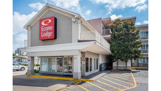 Econo Lodge Louisville Downtown