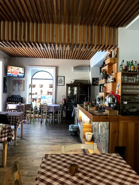 ENOTECA - WINE BAR U MACCICUNI