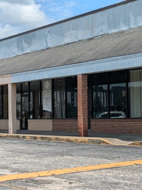 Kut Kingz BARBER IN LOUNGE