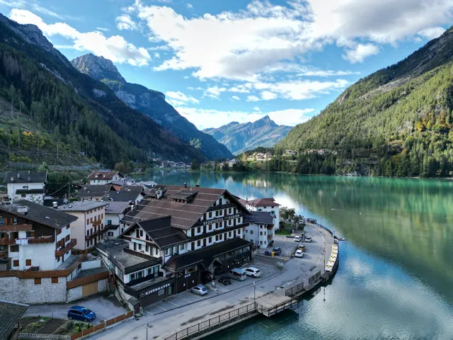 Una civetta sul lago