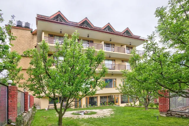 Grand Oasis | Hotel in Manali