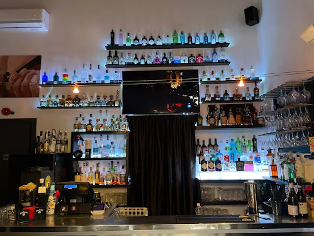 Bukowski wine living bar