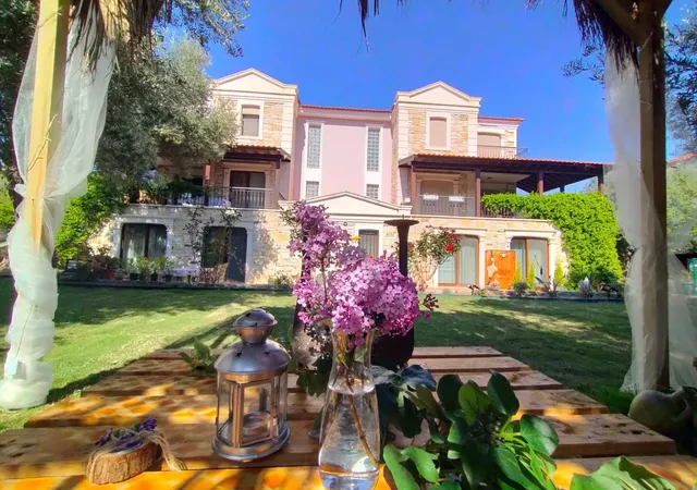 KARANFİL ROOMS -Foca Elies