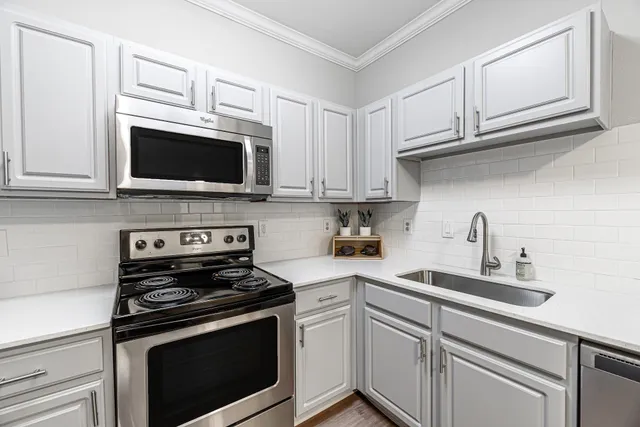 Oasis at Piney Point Apartments