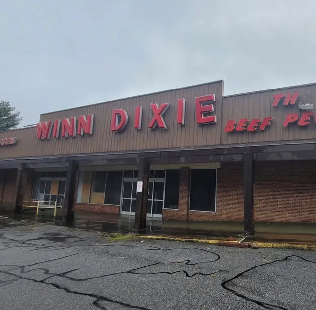 Tunis Edgewood ( LEM TURNER)