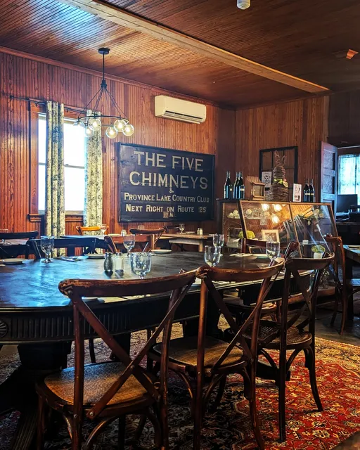 The Carriage House Bistro & Tavern