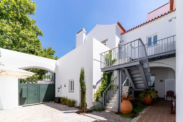 Limehome Evora Largo dos Penedos