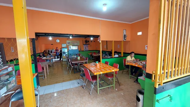 Rumah Makan Padang Uda Kumis