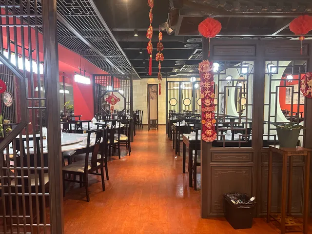 Ресторан китайской кухни "Тяньсяс Чуэнь" 天下川中餐厅