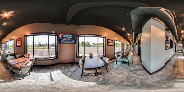 Madhouse Bar & Grill