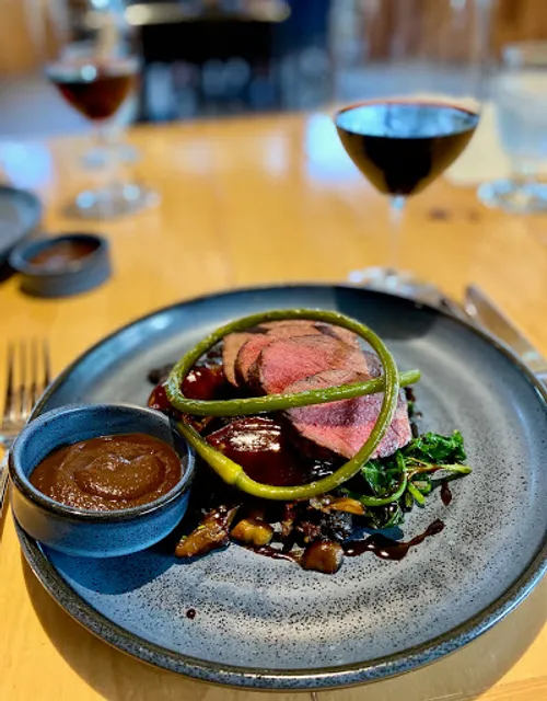 Jack Sam's Restaurant at Quaaout Lodge