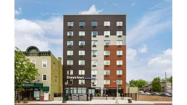 Days Inn by Wyndham Staten Island