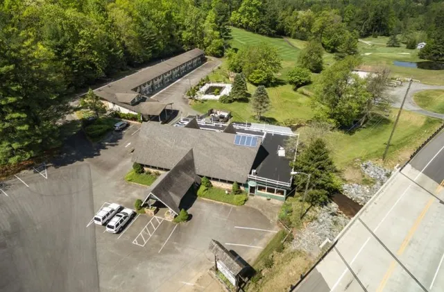 High Meadows Inn & Nikola's Restaurant