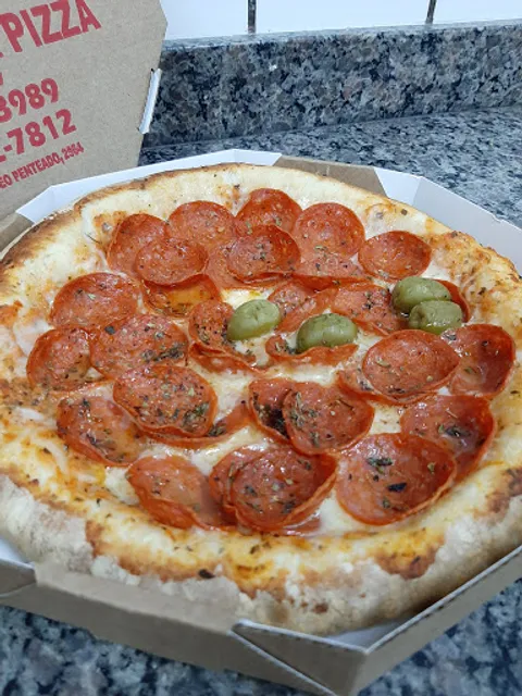 La Famiglia a casa da pizza