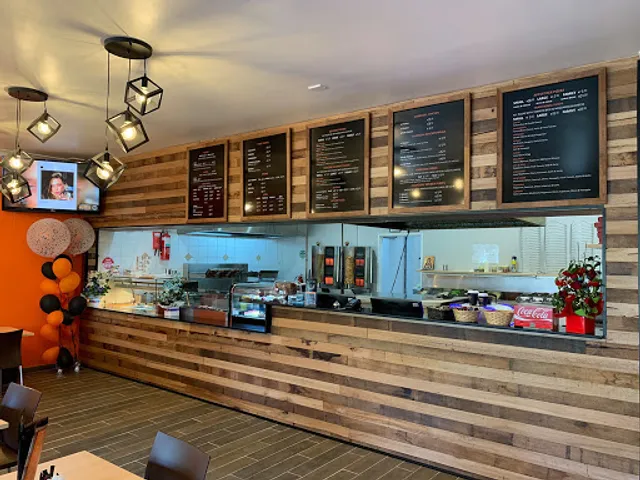 Reggie's The Oaks Pizzeria & Grill