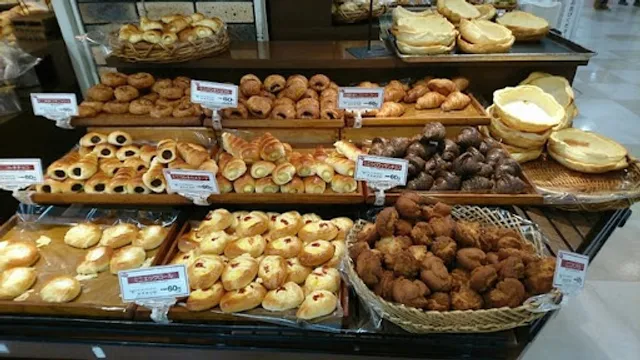 ファラールアピタ江南西店