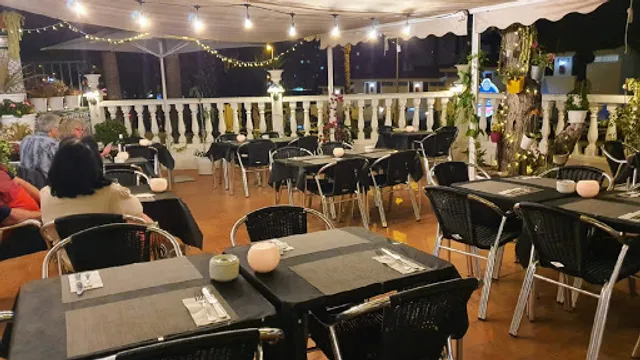 Restaurante Pizzería Mi Pancho, el Play Boy