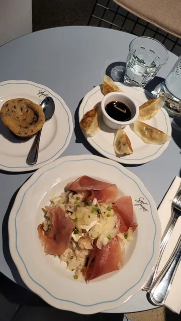 Le Saint-Jacques Café