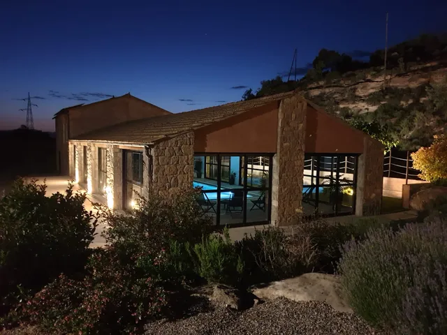 Masia Esclopets (Hostal de Ribelles)