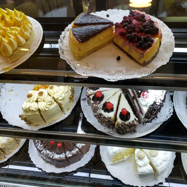 Pastelería La Colonia