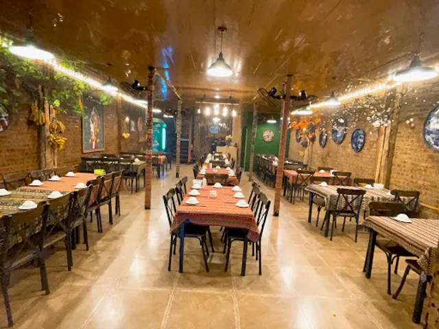 Nhà Hàng Hương Rừng Sapa