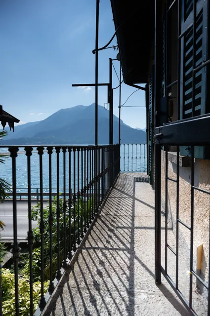 "La tua finestra su Varenna -Como- "