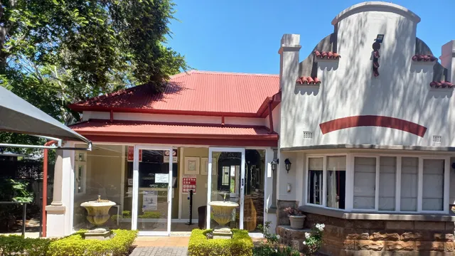 LIZA'S COTTAGE GUESTHOUSE