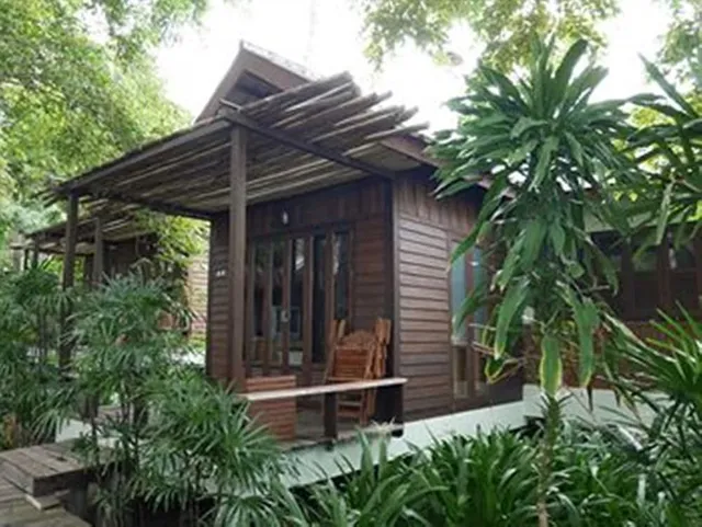 ซันเซ็ท โคฟ รีสอร์ท