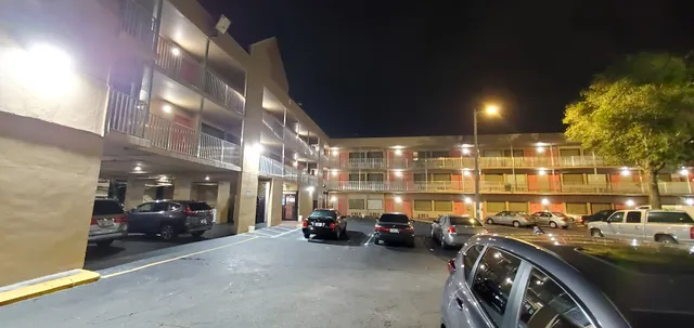 Sunset Inn at Busch Gardens