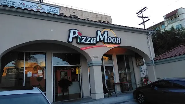 Pizza Moon