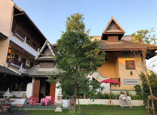 Tadkham Village Hotel