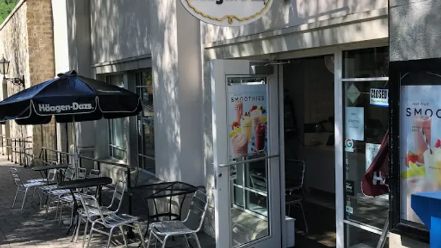 Haagen-Dazs Dessert Cafe'