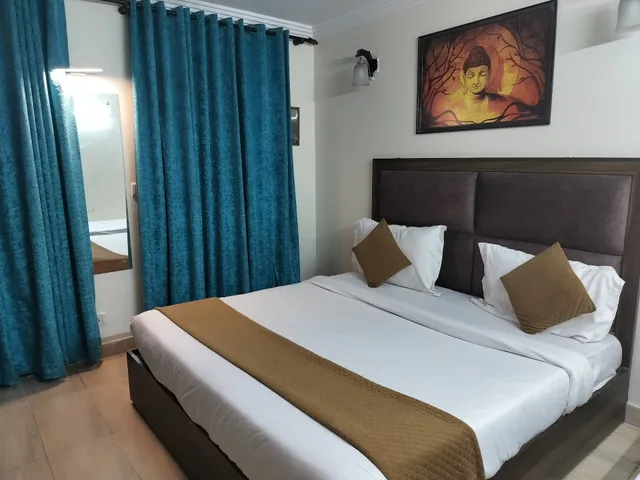 grand bella hotel (BNB)